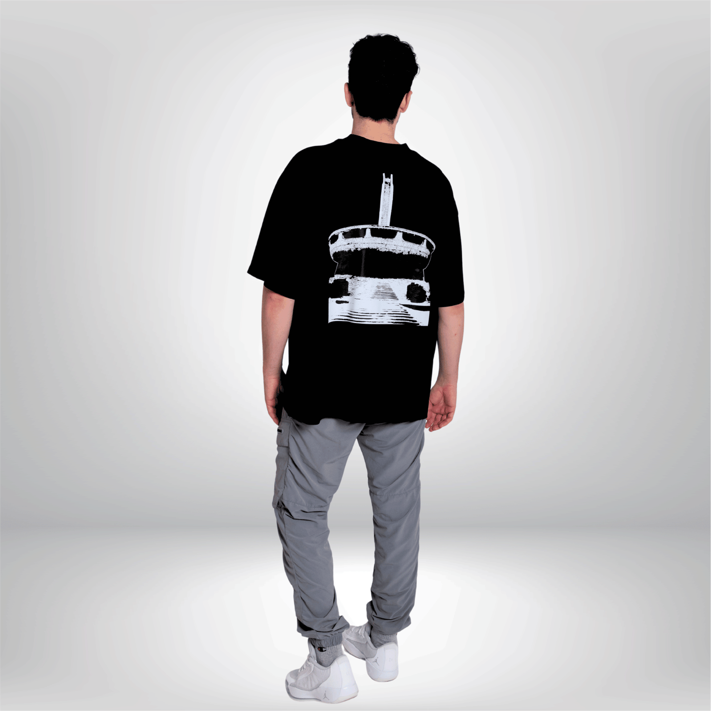 T-Shirt Oversize: Brutalist - Buzludzha (nera)